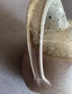 Pot à lait en grès pyrite
