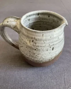Pot à lait en grès pyrite