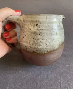 Pot à lait en grès pyrite