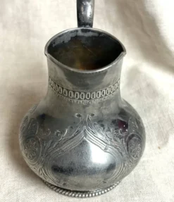 Pot à lait en métal argenté, 1870
