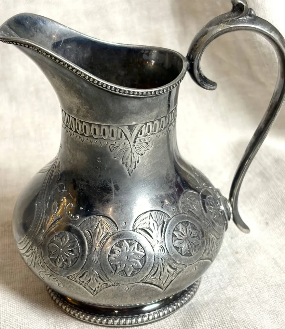 Pot à lait en métal argenté, 1870