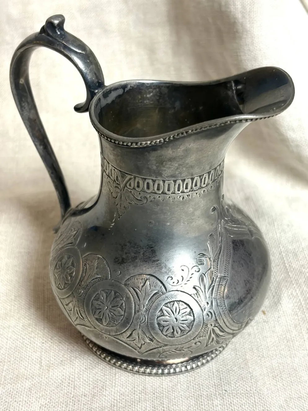 Pot à lait en métal argenté, 1870