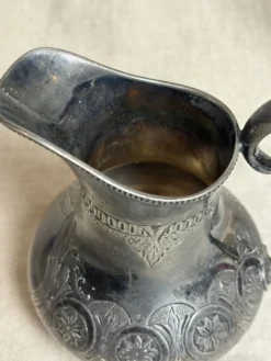 Pot à lait en métal argenté, 1870