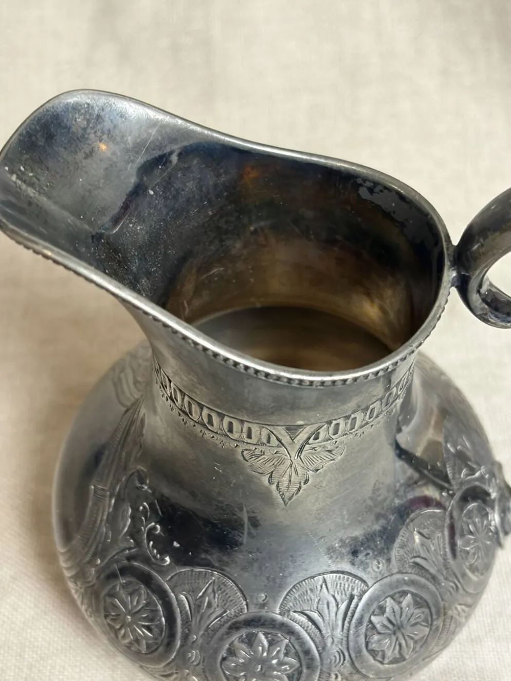 Pot à lait en métal argenté, 1870
