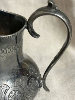 Pot à lait en métal argenté, 1870