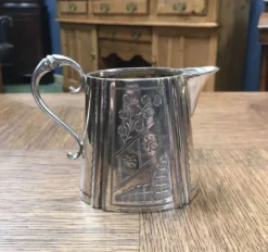 Pot à lait en métal argenté