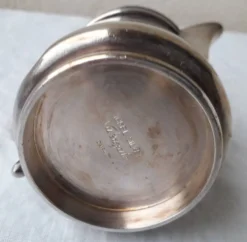 Pot à lait en métal argenté Nakazato