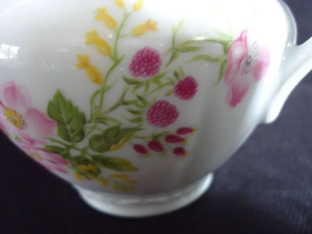 Pot à lait en porcelaine de Limoges, Goumot Labesse