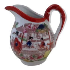 Pot à lait en porcelaine du Japon