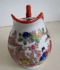 Pot à lait en porcelaine du Japon
