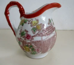 Pot à lait en porcelaine du Japon