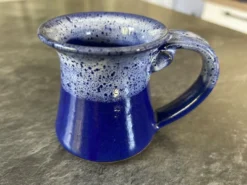Pot à lait en terre émaillée