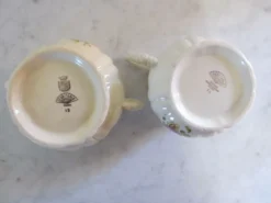 Pot à lait et sucrier en faïence de Digoin