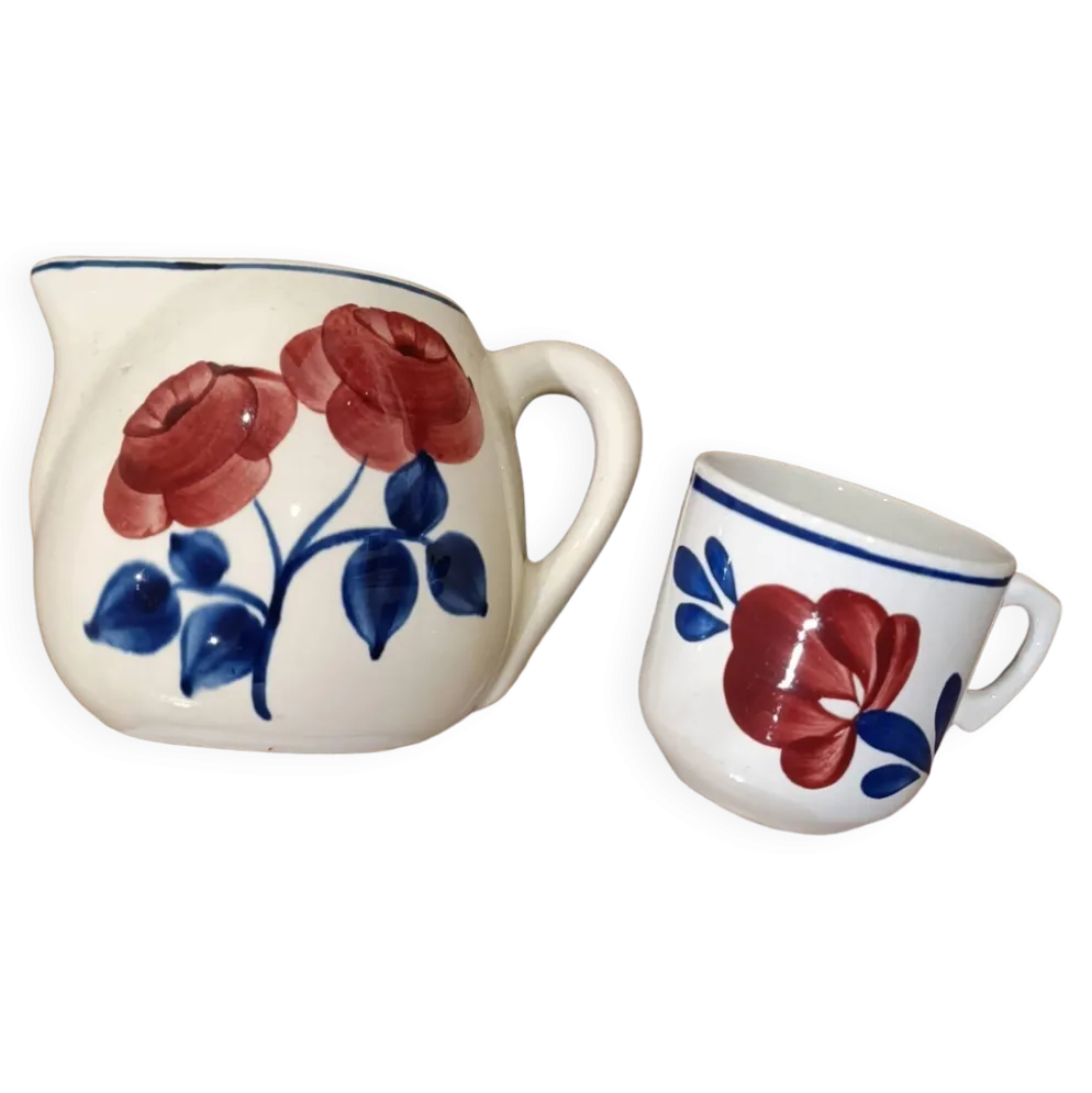 Pot à lait et tasse décor de rose