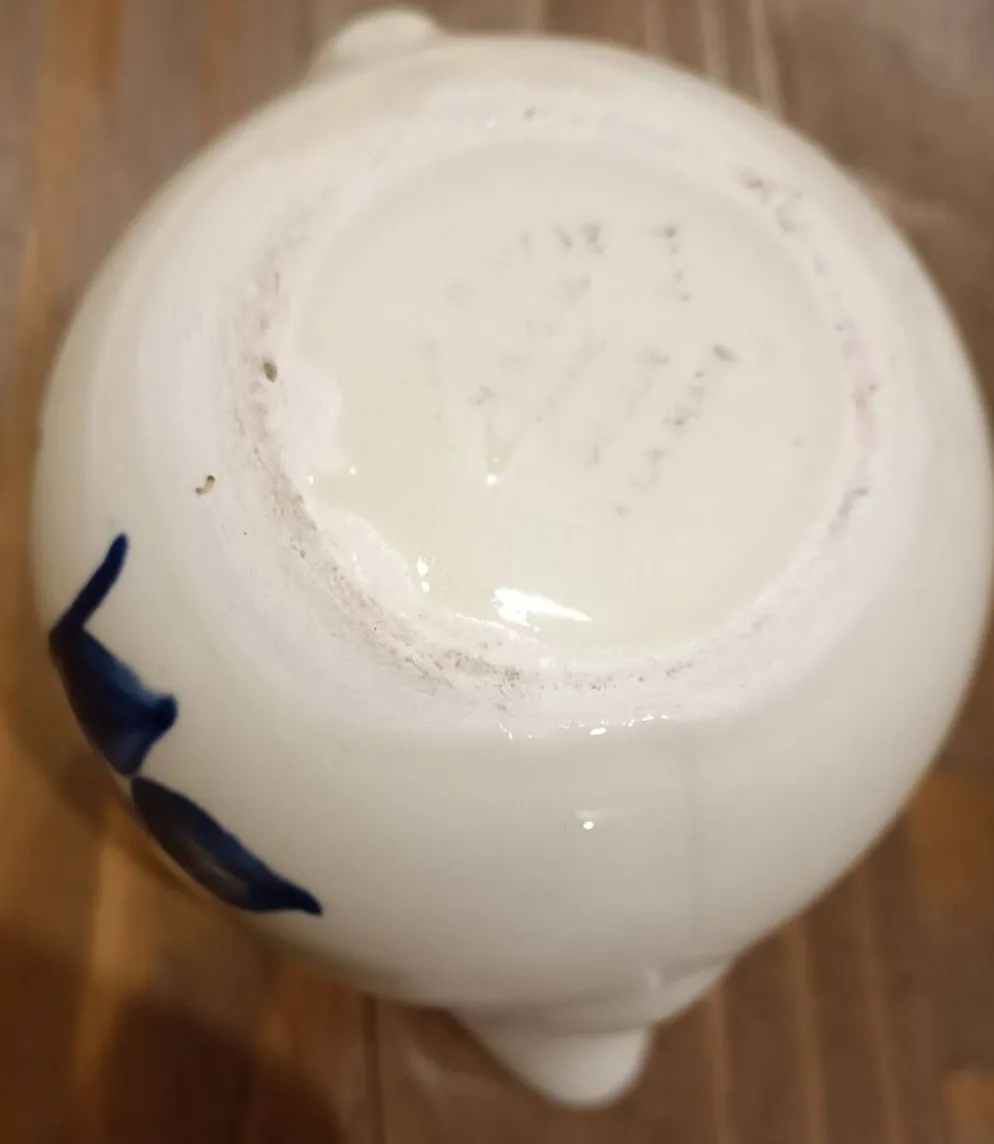 Pot à lait et tasse décor de rose