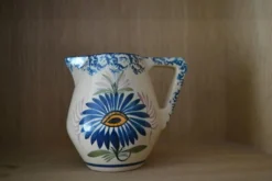 Pot à lait à fleurs