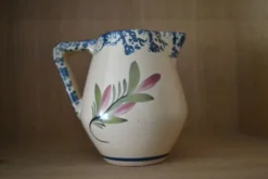 Pot à lait à fleurs
