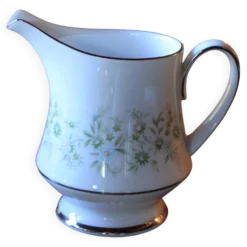 Pot à lait Noritake en porcelaine fine du Japon