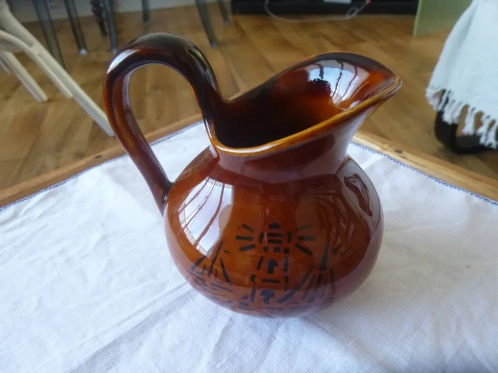 Pot à lait ou petit pichet Saint Clément décor marin