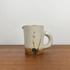 Pot à lait, petite cruche