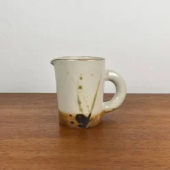 Pot à lait, petite cruche