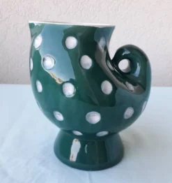 Pot à lait à pois