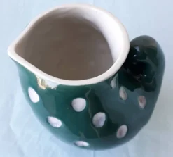 Pot à lait à pois