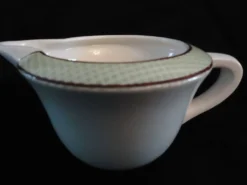 Pot à lait porcelaine de salains modèle isoard