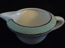 Pot à lait porcelaine de salains modèle isoard
