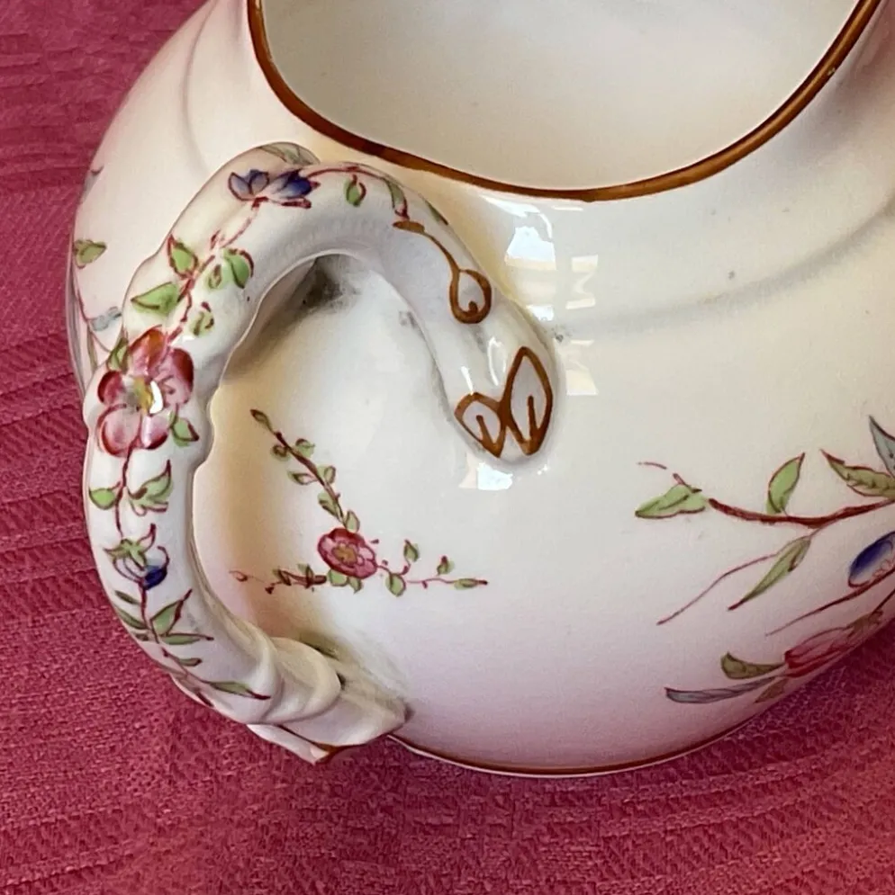 Pot à lait , Sarreguemines modèle Minton 19 siècle
