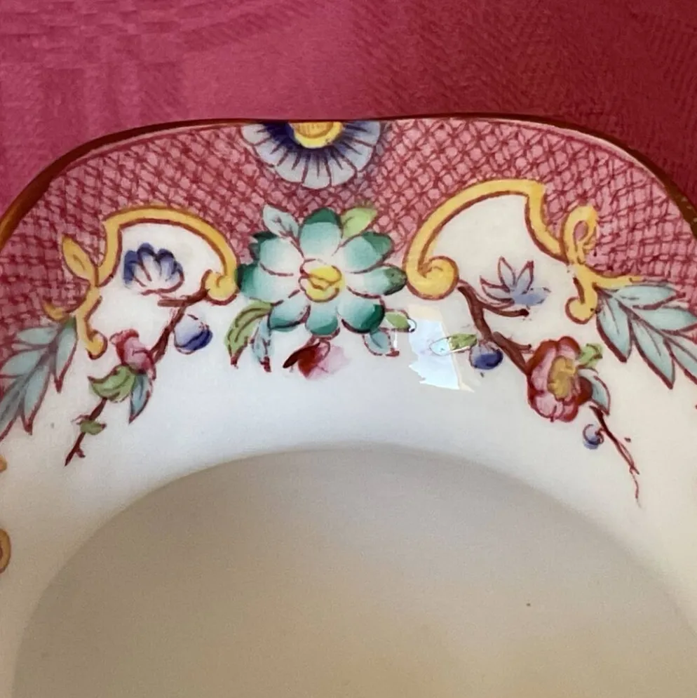Pot à lait , Sarreguemines modèle Minton 19 siècle