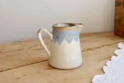 Pot à lait vintage céramique émaillée dégradé bleu et taupe