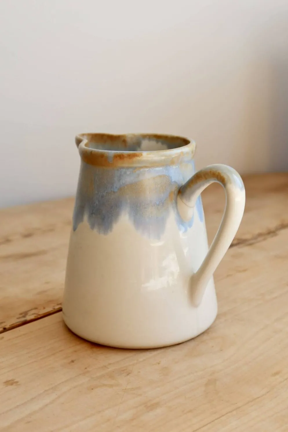 Pot à lait vintage céramique émaillée dégradé bleu et taupe