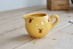 Pot à lait vintage en céramique jaune