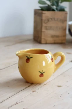 Pot à lait vintage en céramique jaune
