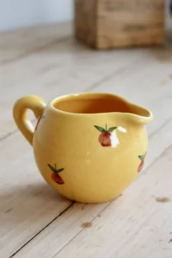 Pot à lait vintage en céramique jaune