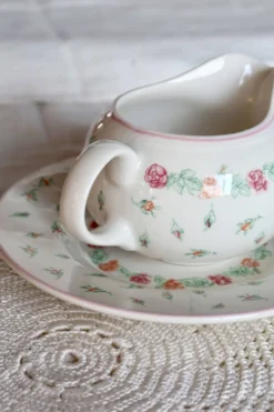 Pot à lait vintage en porcelaine anglaise Laura Ashley - Motif Rosebud