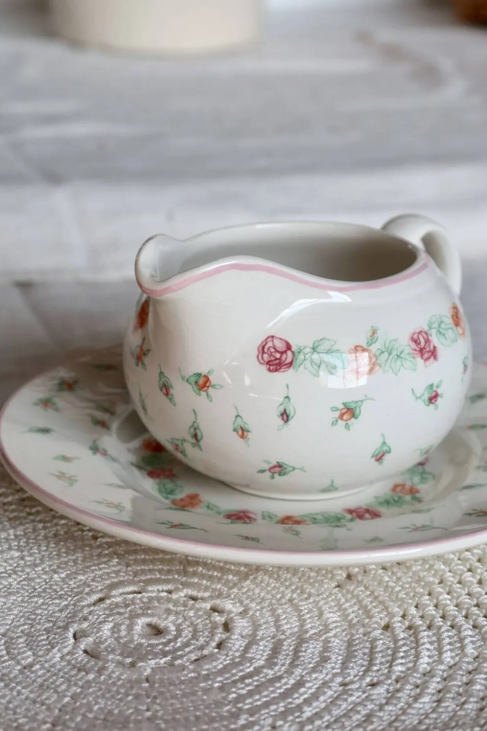 Pot à lait vintage en porcelaine anglaise Laura Ashley - Motif Rosebud