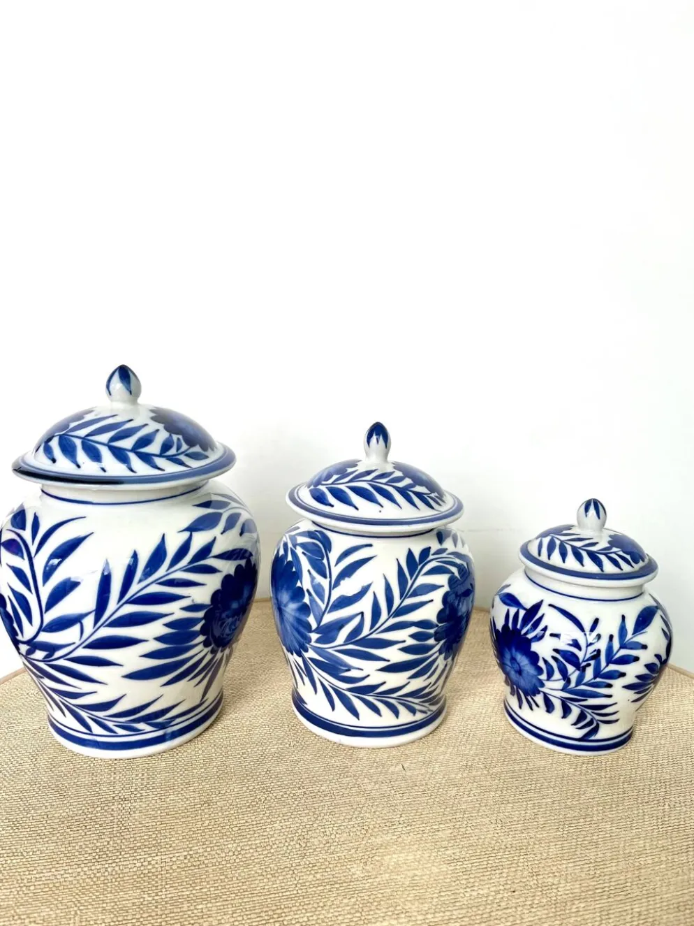 Pots couverts bonbonnières en porcelaine