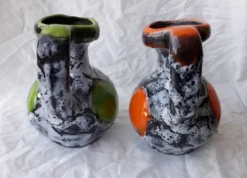 2 pots à lait en céramique