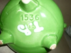 Pot tripode vert avec couvercle en céramique
