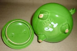 Pot tripode vert avec couvercle en céramique