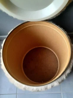 Pouf coffre cylindrique en fausse fourrure 1970