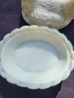 Poule en opaline vallerysthal