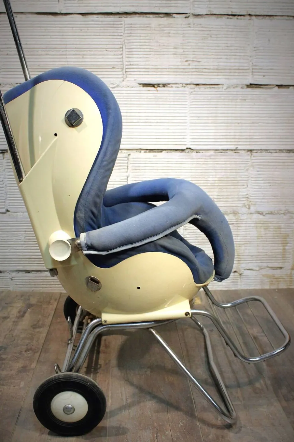 Poussette Space Age 1970s
