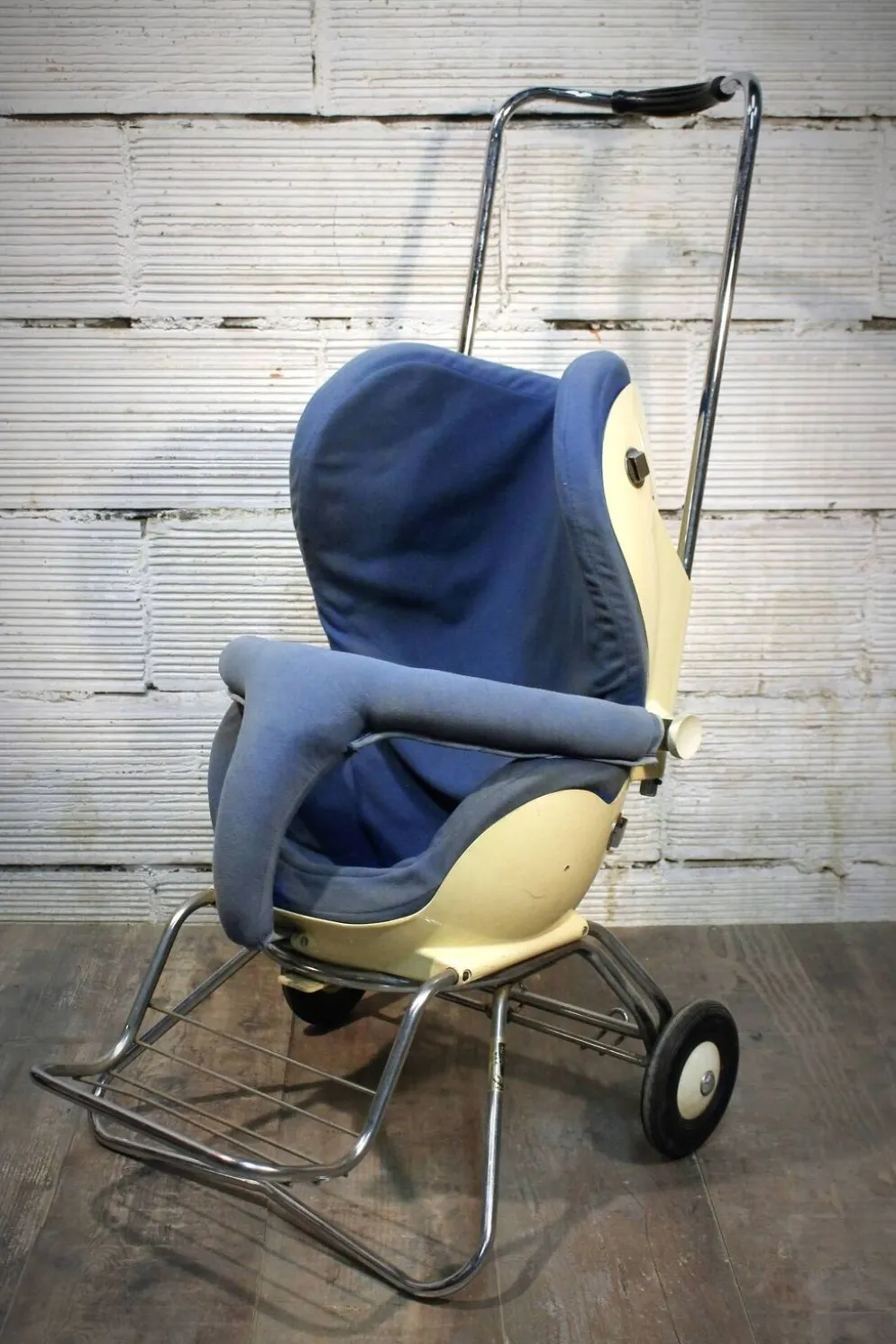 Poussette Space Age 1970s