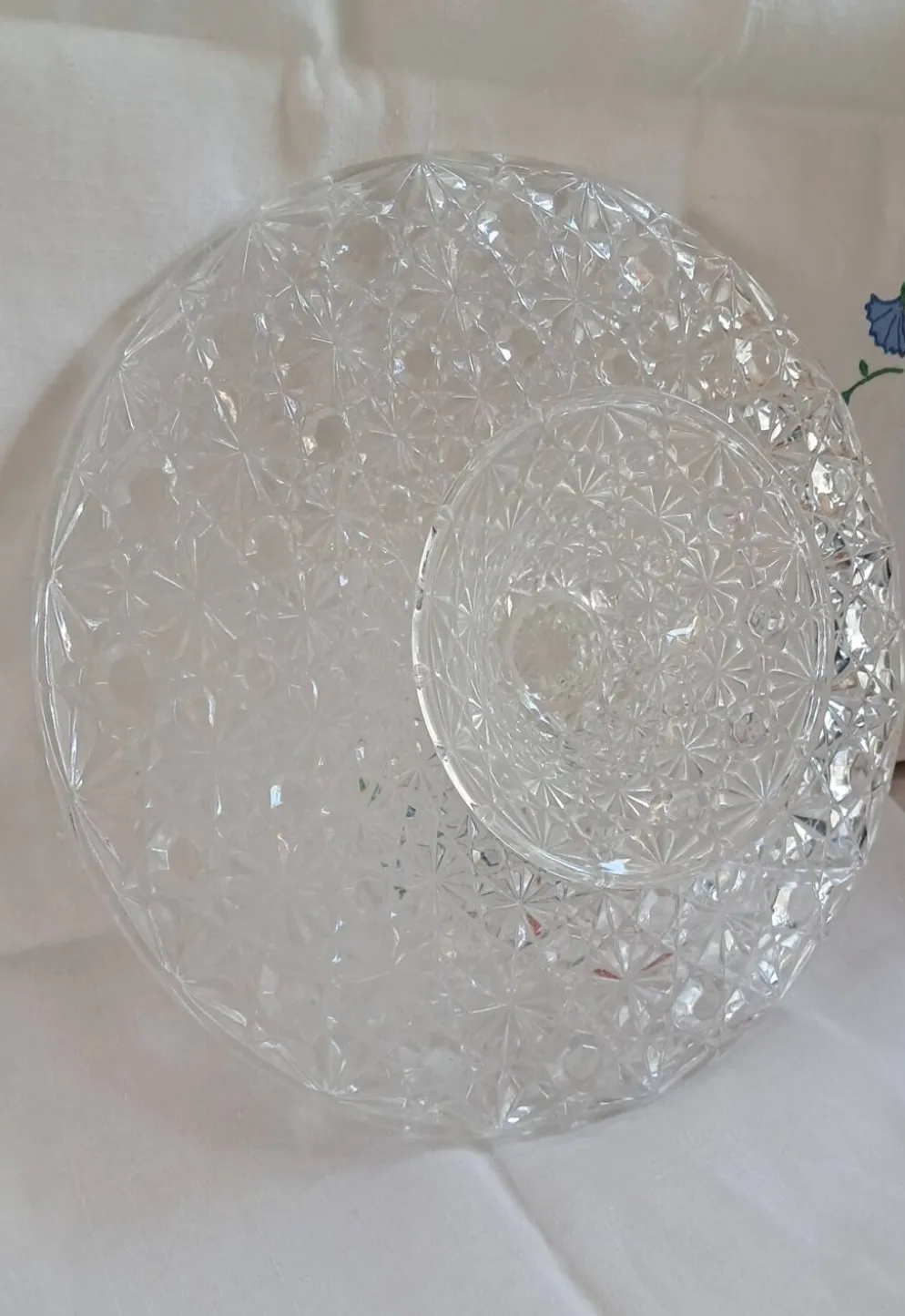 Présentoir à gâteau vintage en verre moulé pointe de diamant - Ø 32 cm
