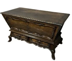 Pétrin style Louis XV en noyer massif