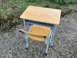 Pupitre d’école.