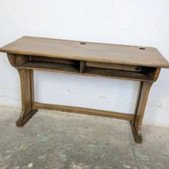 Pupitre d'école double et son banc en bois